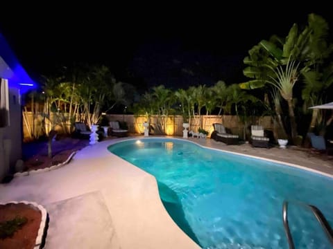 Great location Pool home w Pool table 5br House in Fort Lauderdale