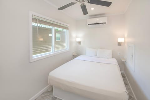 Bed, Bedroom, air conditioner