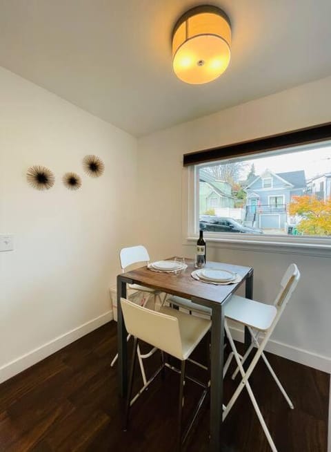 Phinneywood Cottage - Greenlake - Zoo - Phinney House in Phinney Ridge