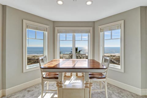 7 Guscio Way House in North Forest Beach