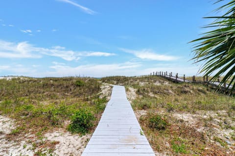 9 Guscio Way House in North Forest Beach