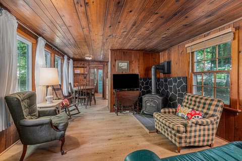 Cottage Living House in Crystal Lake