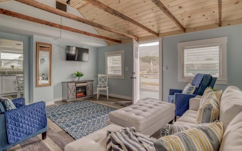 King Crab Retreat - Combo - Meredith Lodging House in Rockaway Beach