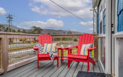 King Crab Retreat - Combo - Meredith Lodging House in Rockaway Beach