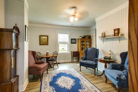 Peaceful Country Home in Serene Setting with Yard House in Ozark Mountains