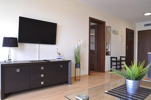 TV and multimedia, Dining area, Evening entertainment