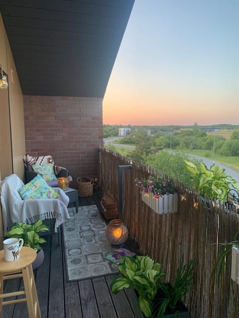 Natural landscape, Balcony/Terrace, Dining area