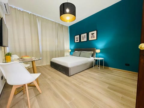 Bed, Living room, Photo of the whole room, Bedroom