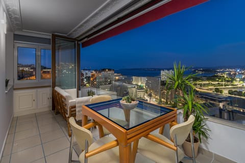 Night, View (from property/room), Balcony/Terrace, Balcony/Terrace, Sea view