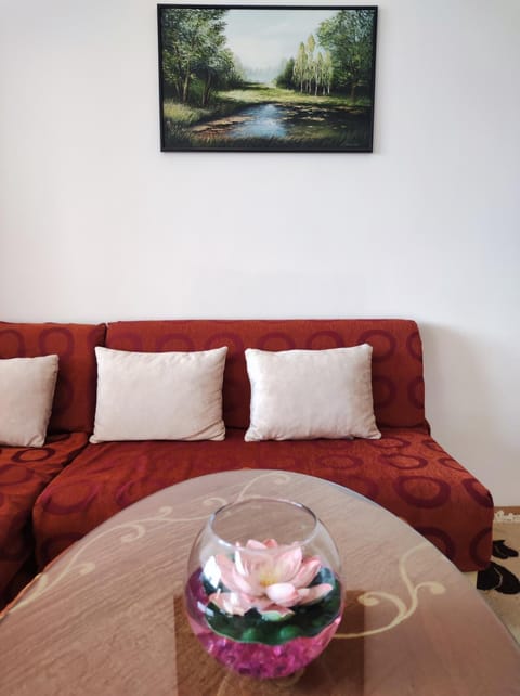 Living room, Decorative detail, Seating area