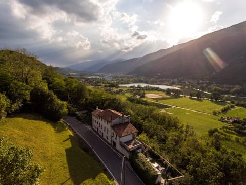 Property building, Natural landscape, Bird's eye view, Lake view, Mountain view