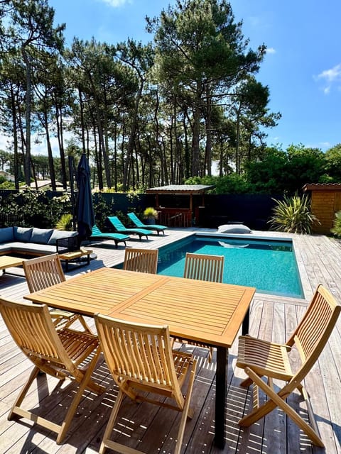 Patio, Beach, Swimming pool