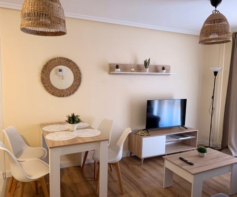 TV and multimedia, Living room, Dining area