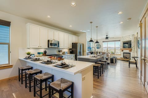 5410 Cross Country Mountain Ski Getaway with Hot Tub & Pool! home House in Summit Park