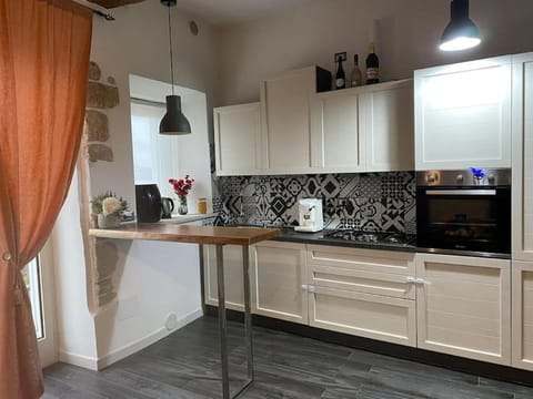 Kitchen or kitchenette, dishwasher, pet friendly, stove