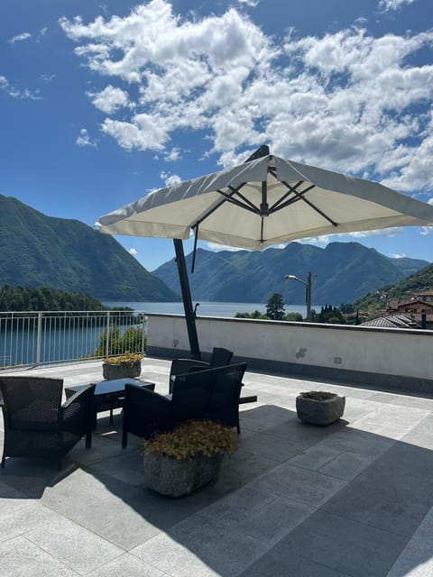 Spring, Day, Natural landscape, Balcony/Terrace, Lake view, Mountain view