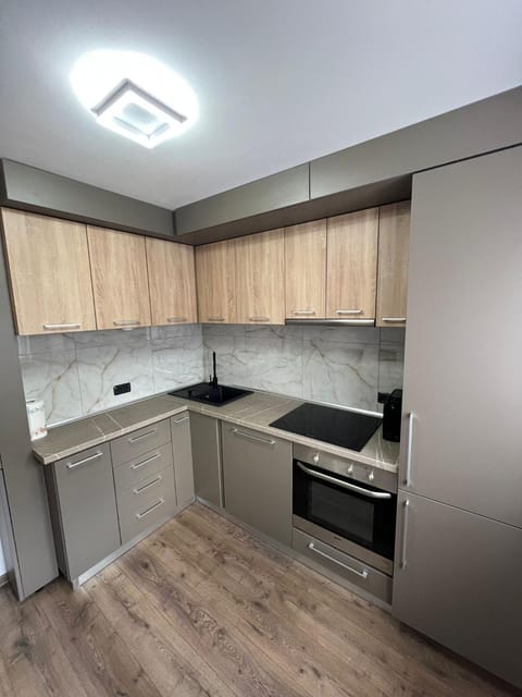 Kitchen or kitchenette, pet friendly, stove