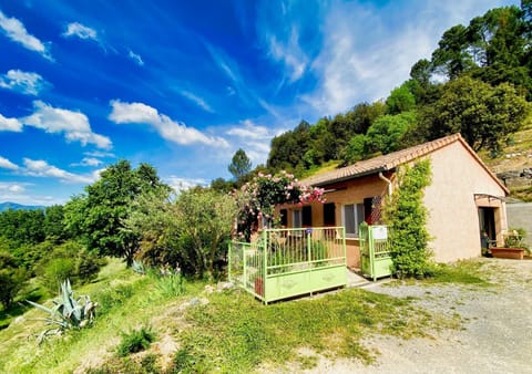 Property building, Natural landscape, Garden, Garden view