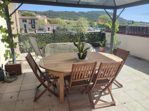 Patio, Natural landscape, View (from property/room), Balcony/Terrace, Dining area