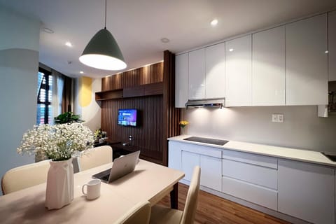 TV and multimedia, Dining area, stove