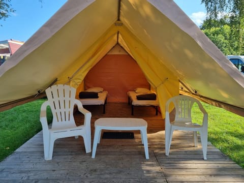 Camping Onlycamp des Halles Campground/ 
RV Resort in Bourgogne-Franche-Comté