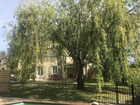 Maison familiale au pied du Mont Ventoux House in Mazan