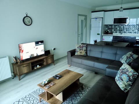 Communal lounge/ TV room, TV and multimedia, Living room, Seating area, Evening entertainment