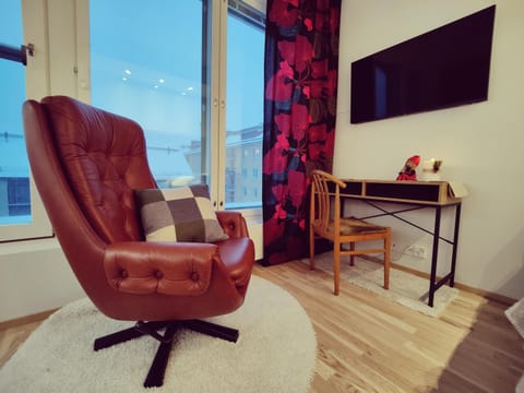 TV and multimedia, Seating area, Evening entertainment, hair dresser