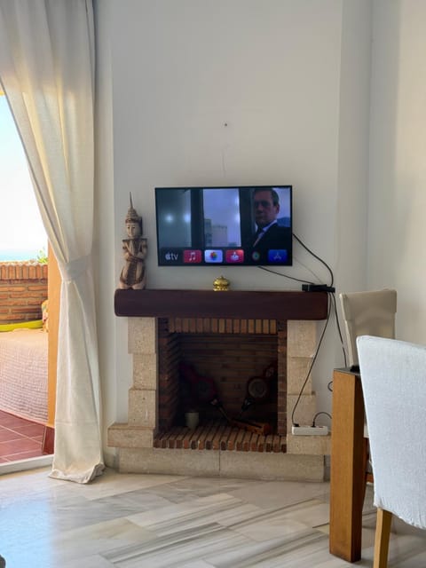 Sunny Coast Rooms in shared apartment private bathroom Habitaciones con baño privado en piso compartido Mijas Marbella Apartment in Sitio de Calahonda