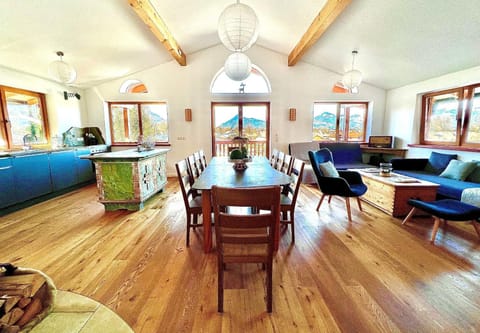 Living room, Mountain view, kitchen