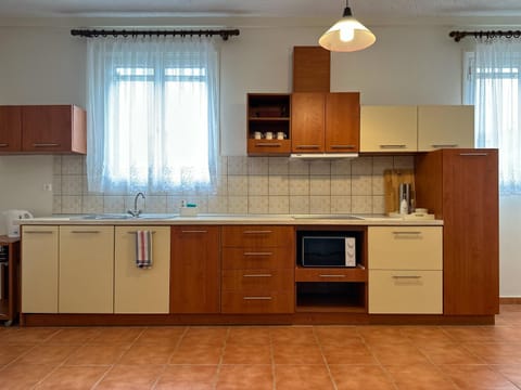 dishwasher, minibar, pet friendly, stove