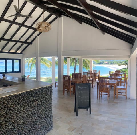 Restaurant/places to eat, Lounge or bar, Dining area