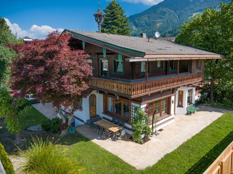 Property building, Garden, Balcony/Terrace