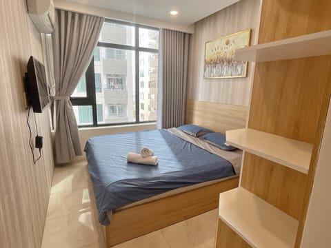 Communal lounge/ TV room, Bed, TV and multimedia, Living room, Photo of the whole room, Seating area, Evening entertainment, Bedroom, towels, wardrobe