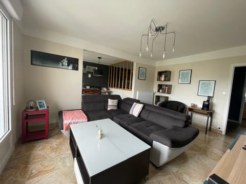 Appartement spacieux. P gratuit.plage à 13 min Apartment in Brest