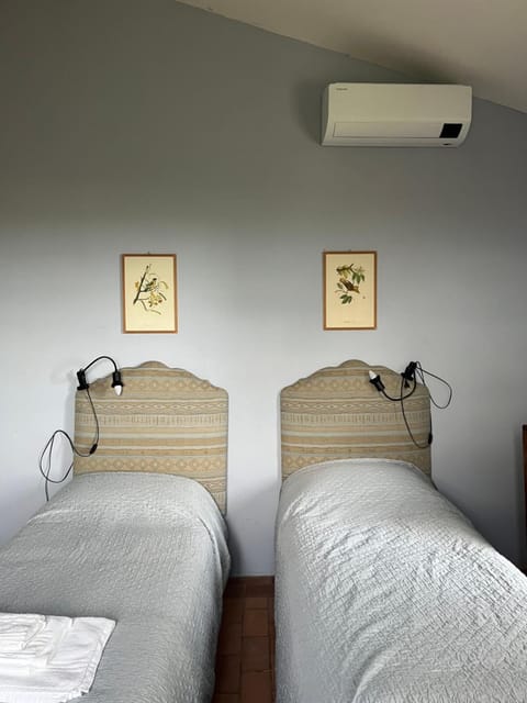 A Casa là l'Aiola, Villa with Jacuzzi and AC Villa in Umbria