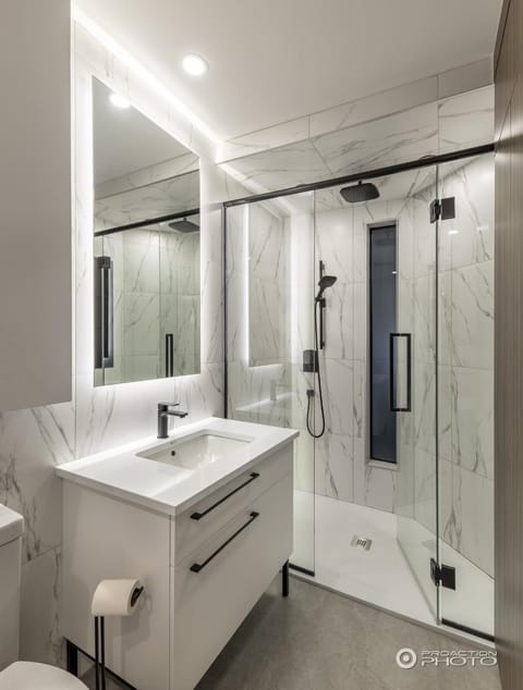 Avenue des Champs-Elysées, Appartement d’exception Apartment in Paris