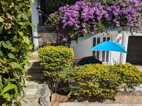Facade/entrance, Balcony/Terrace