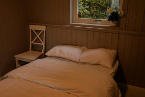 Nyrenovert leilighet med gratis parkering Apartment in Lofoten