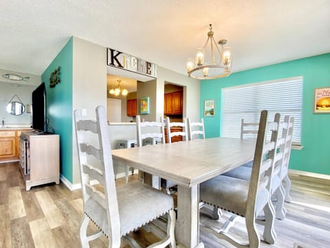 Sea Oats C105 by ALBVR - Updated 3BR, 2BA Condo, Outdoor Pools, Pier, Dedicated Beach Access, and Smart TVs House in West Beach