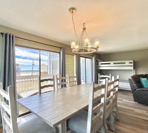 Sea Oats C105 by ALBVR - Updated 3BR, 2BA Condo, Outdoor Pools, Pier, Dedicated Beach Access, and Smart TVs House in West Beach