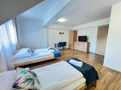 TV and multimedia, Photo of the whole room, Bedroom