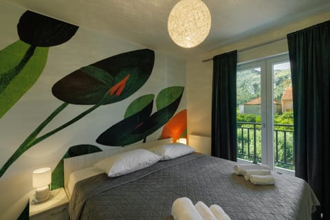 Bed, Garden, View (from property/room), Balcony/Terrace, Photo of the whole room, Bedroom, Garden view, towels