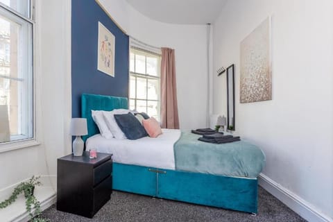 Newcastle's Most Central Apartment - Sleeps 10 Apartment in Newcastle upon Tyne