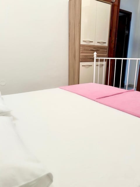 Apartmani i sobe Radojičić Bed and Breakfast in Kotor Municipality