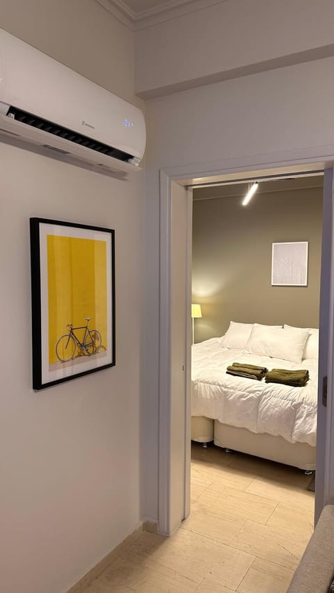 Bed, Photo of the whole room, Bedroom, air conditioner