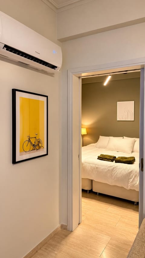 Bed, Photo of the whole room, Bedroom, air conditioner