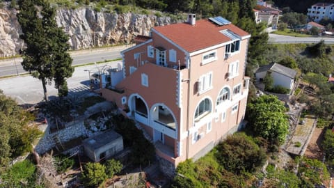 Property building, Day, Bird's eye view
