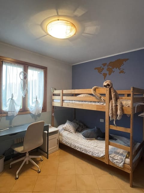 Bed, Photo of the whole room, Bedroom, bunk bed