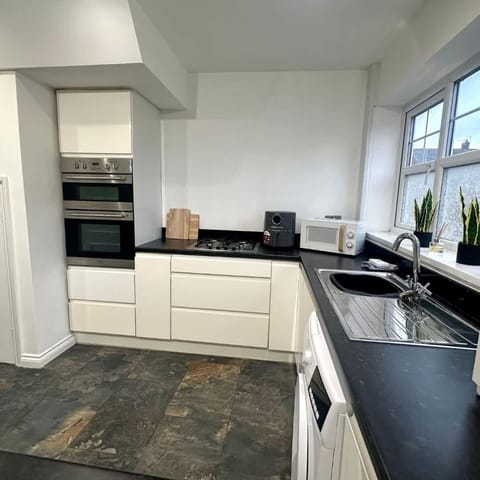 Carew Place by Blue Skies Stays House in Hartlepool